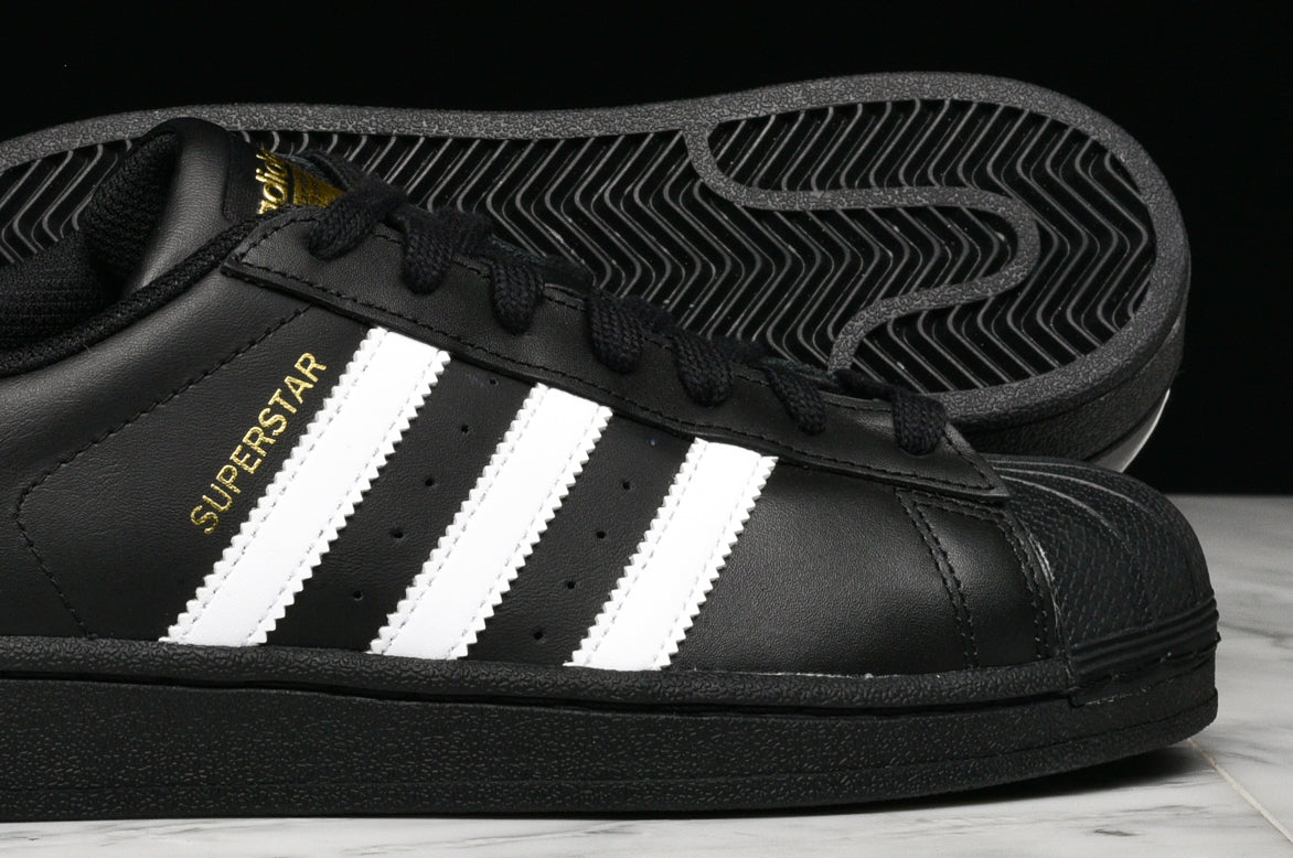SUPERSTAR FOUNDATION - BLACK / WHITE SUPERSTAR FOUNDATION - BLACK / WHITE