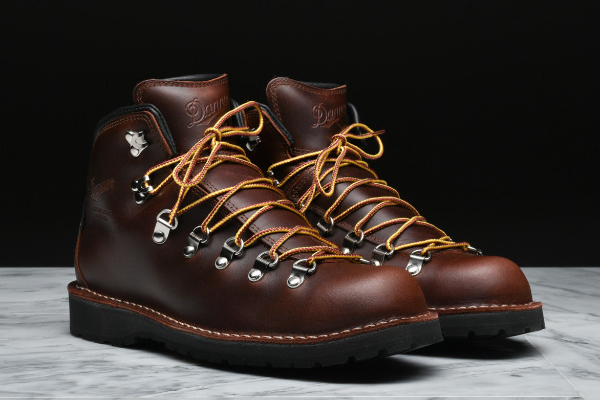 MOUNTAIN PASS - DARK BROWN