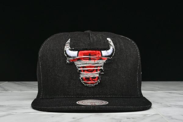 LAPSTONE & HAMMER x MITCHELL & NESS "BLACK DESTRUCTED DENIM" - BULLS