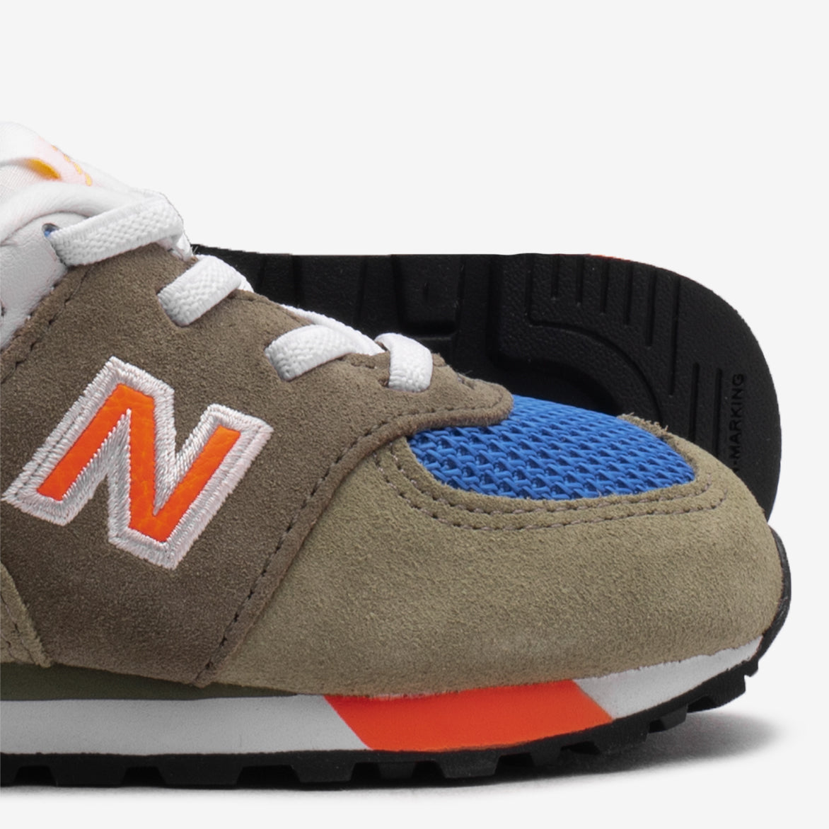 574 (TD) - TRUE CAMO / VIBRANT ORANGE