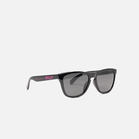 FRAGMENT X OAKLEY POLISHED BLACK FROGSKINS "VIVD PINK"