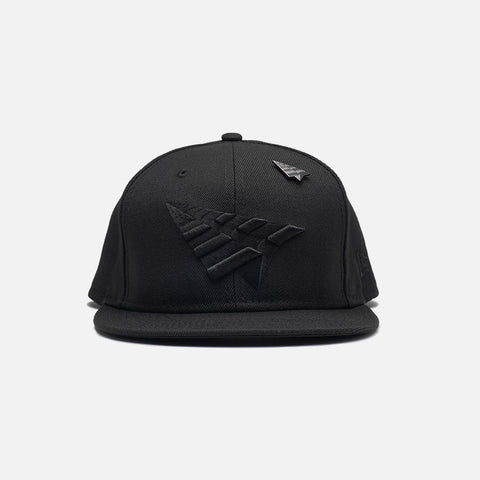 BLACKOUT CROWN OLD SCHOOL FITTED - BLACK / BLACK