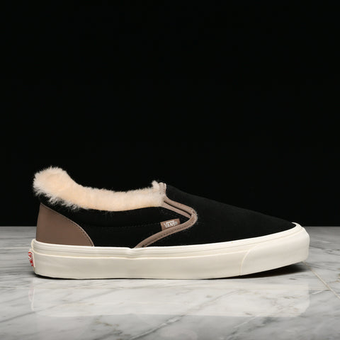 VANS VAULT OG CLASSIC SLIP-ON - BLACK / PINE BARK